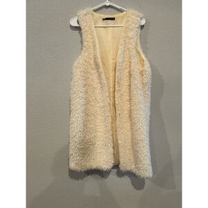 Maurices Size XL Faux Fur Sleeveless Open Front Long Length Cardigan Vest Cream